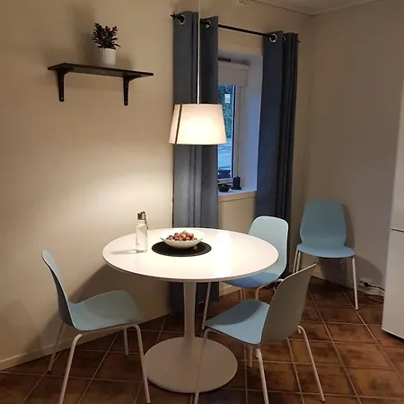 Modern With Sleeping Space For 4 & Parking Included Trondheim