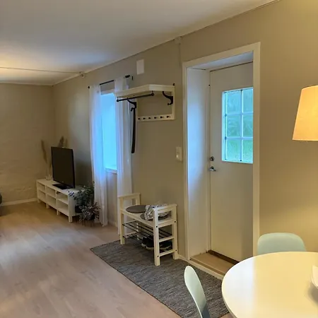 Modern With Sleeping Space For 4 & Parking Included * Trondheim