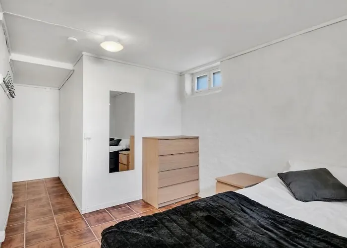 아파트 Cozy & Renovated - Sleeps 4!